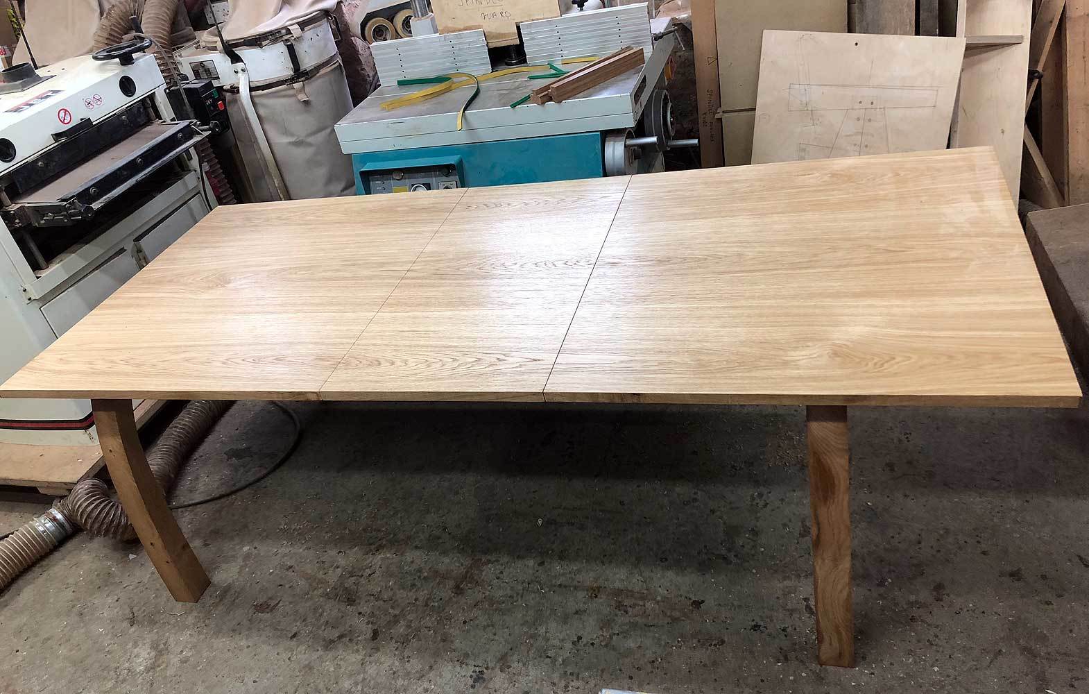 Oak Table with Stored Leaf